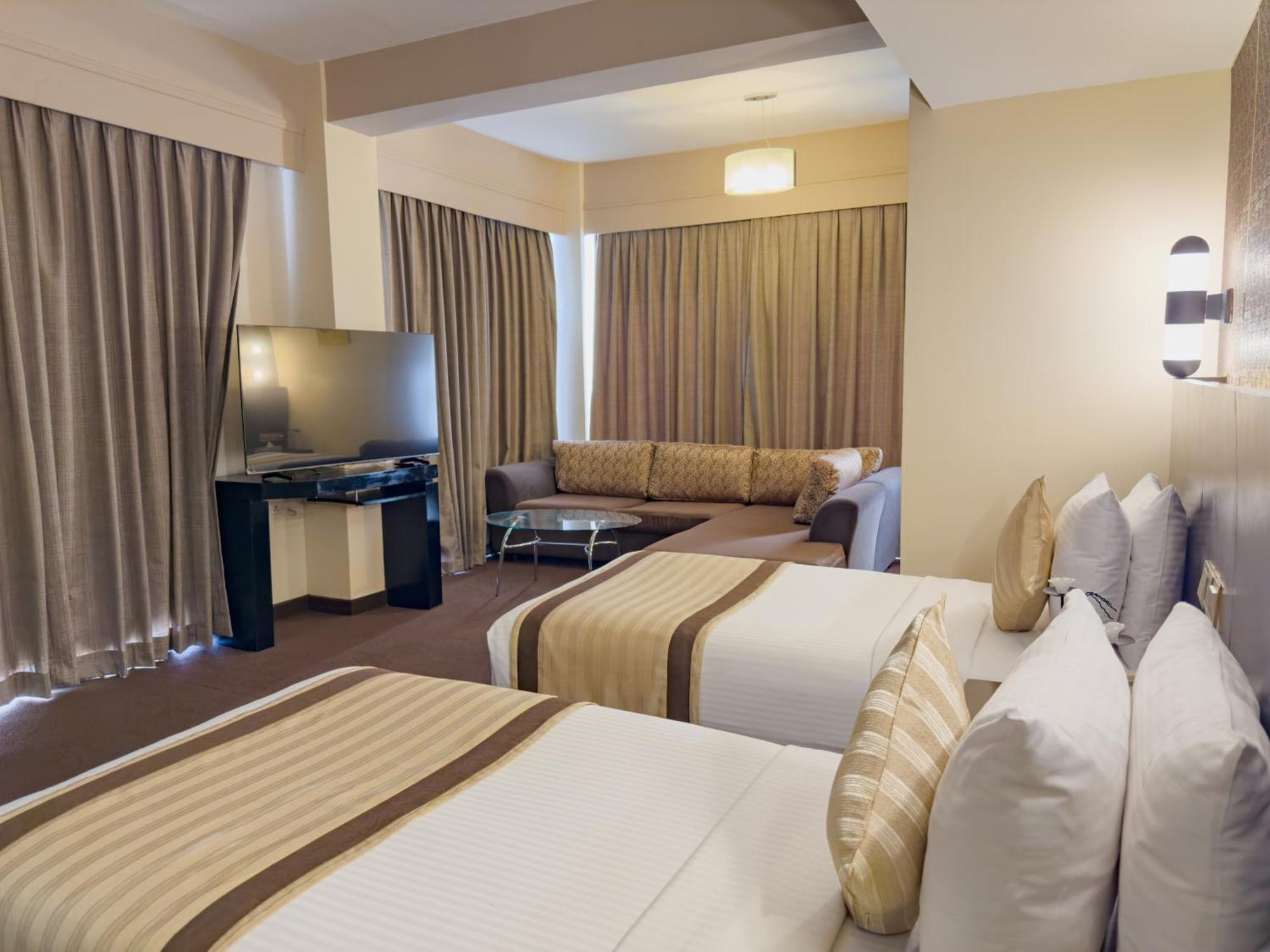 Pearl Grand By Rathna Hotel 4*